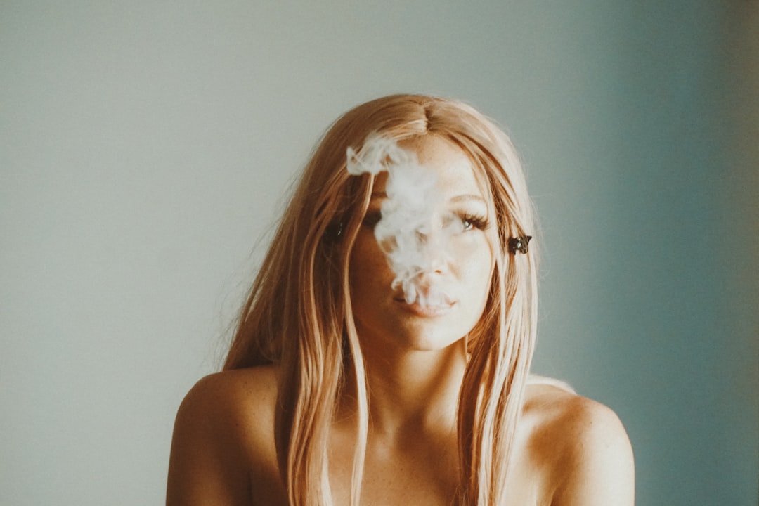 Raucherhusten den ganzen Tag: Warnsignal für die Gesundheit